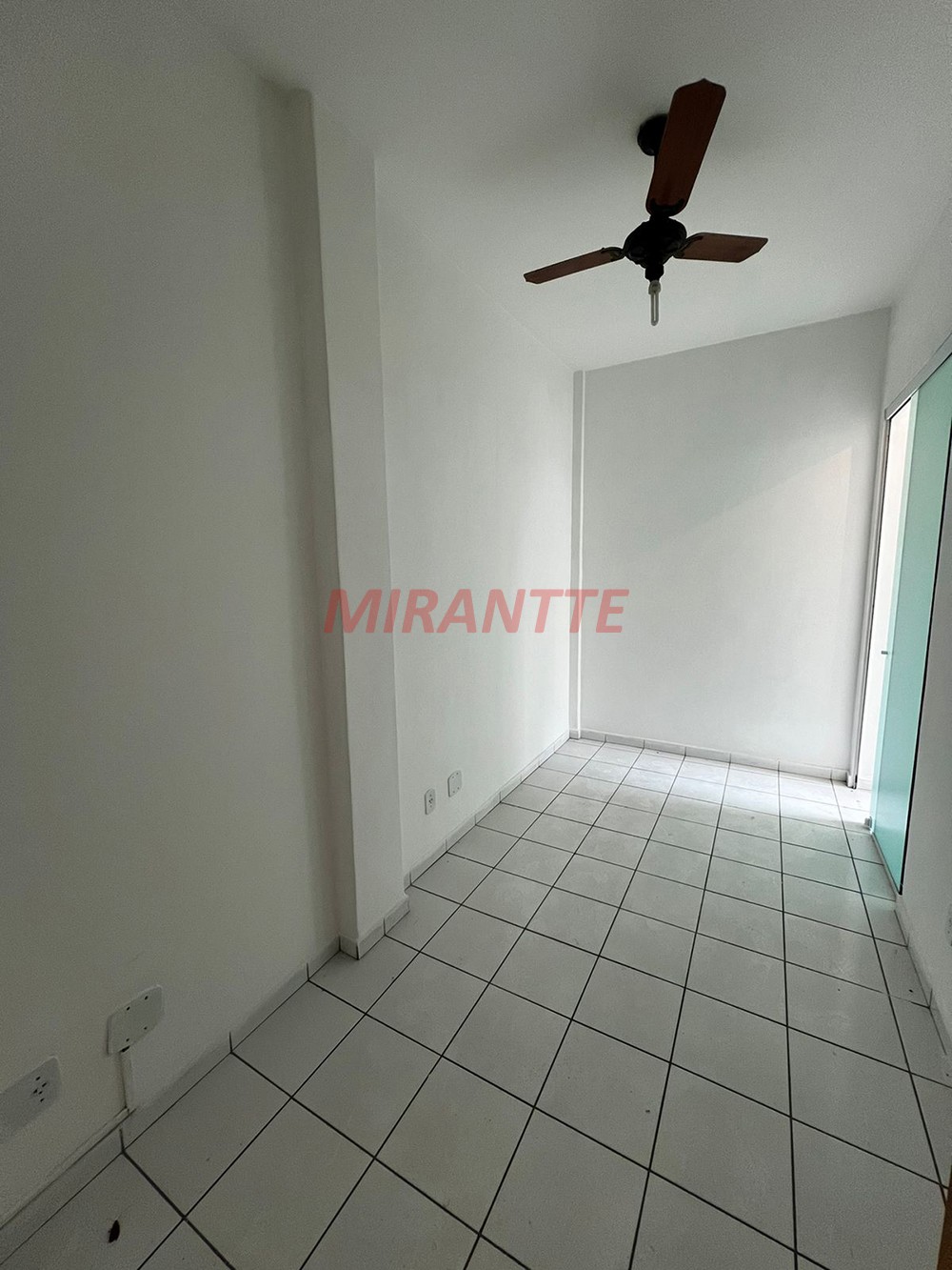 Comercial de 826m² em Santana