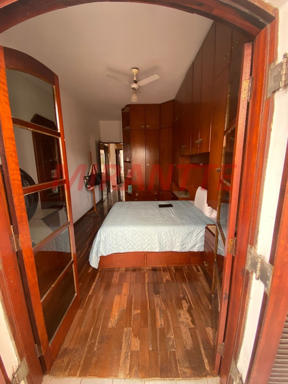 Sobrado de 217m² com 4 quartos em Santa Teresinha