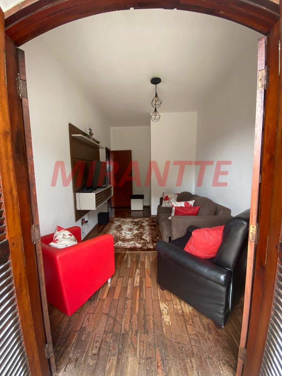 Sobrado de 217m² com 4 quartos em Santa Teresinha