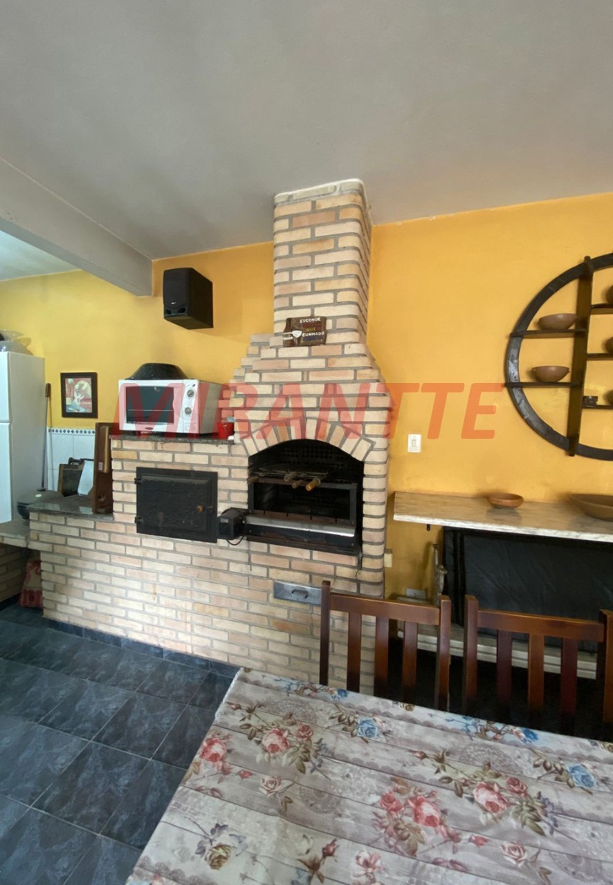 Sobrado de 217m² com 4 quartos em Santa Teresinha