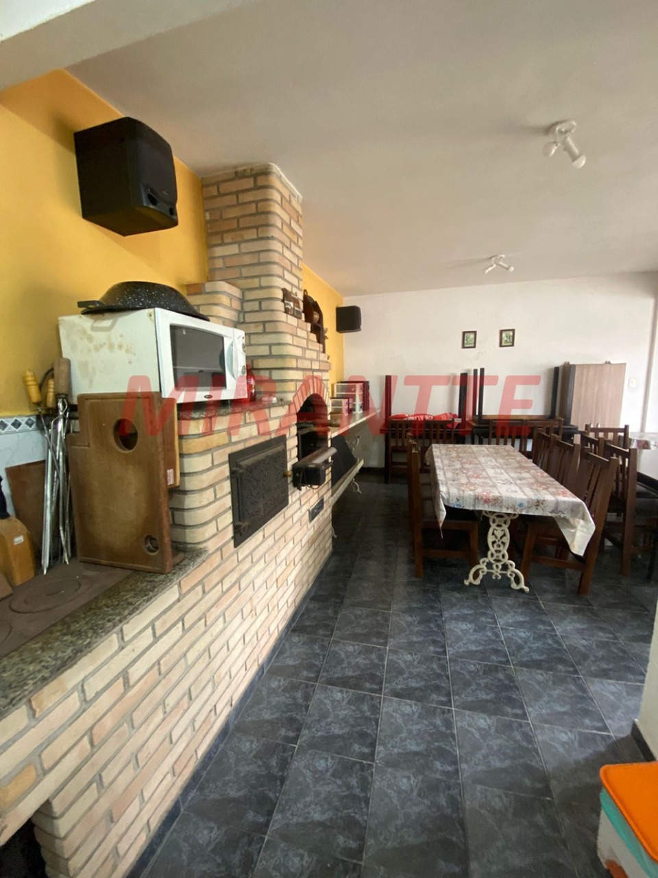 Sobrado de 217m² com 4 quartos em Santa Teresinha
