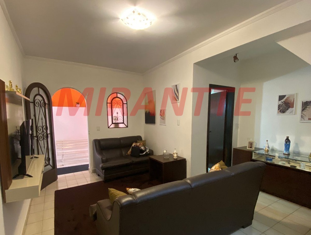 Sobrado de 217m² com 4 quartos em Santa Teresinha