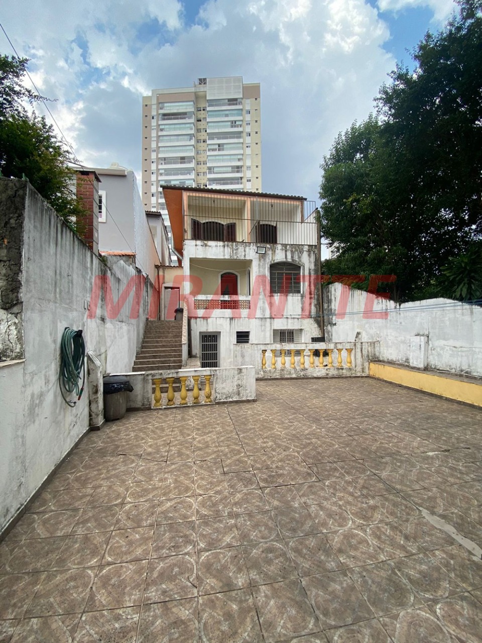 Sobrado de 217m² com 4 quartos em Santa Teresinha