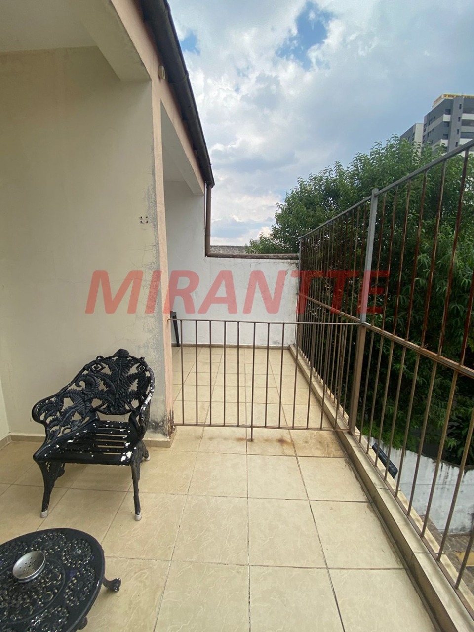 Sobrado de 217m² com 4 quartos em Santa Teresinha