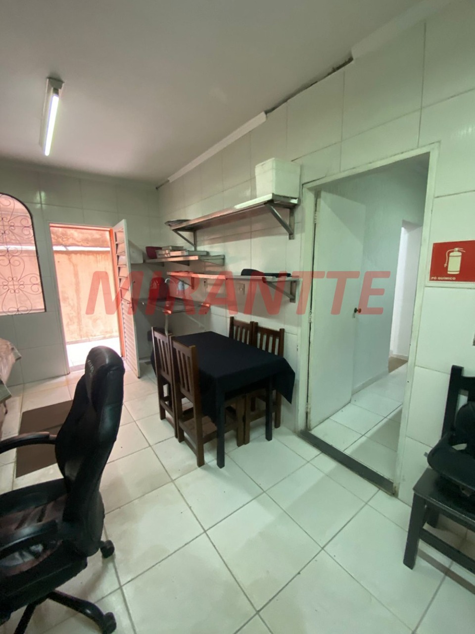 Sobrado de 217m² com 4 quartos em Santa Teresinha
