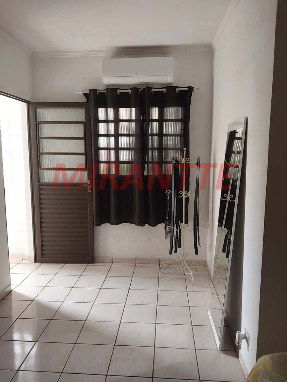 Sobrado de 217m² com 4 quartos em Santa Teresinha