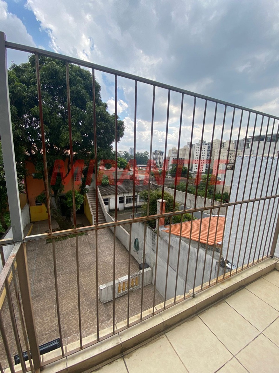 Sobrado de 217m² com 4 quartos em Santa Teresinha