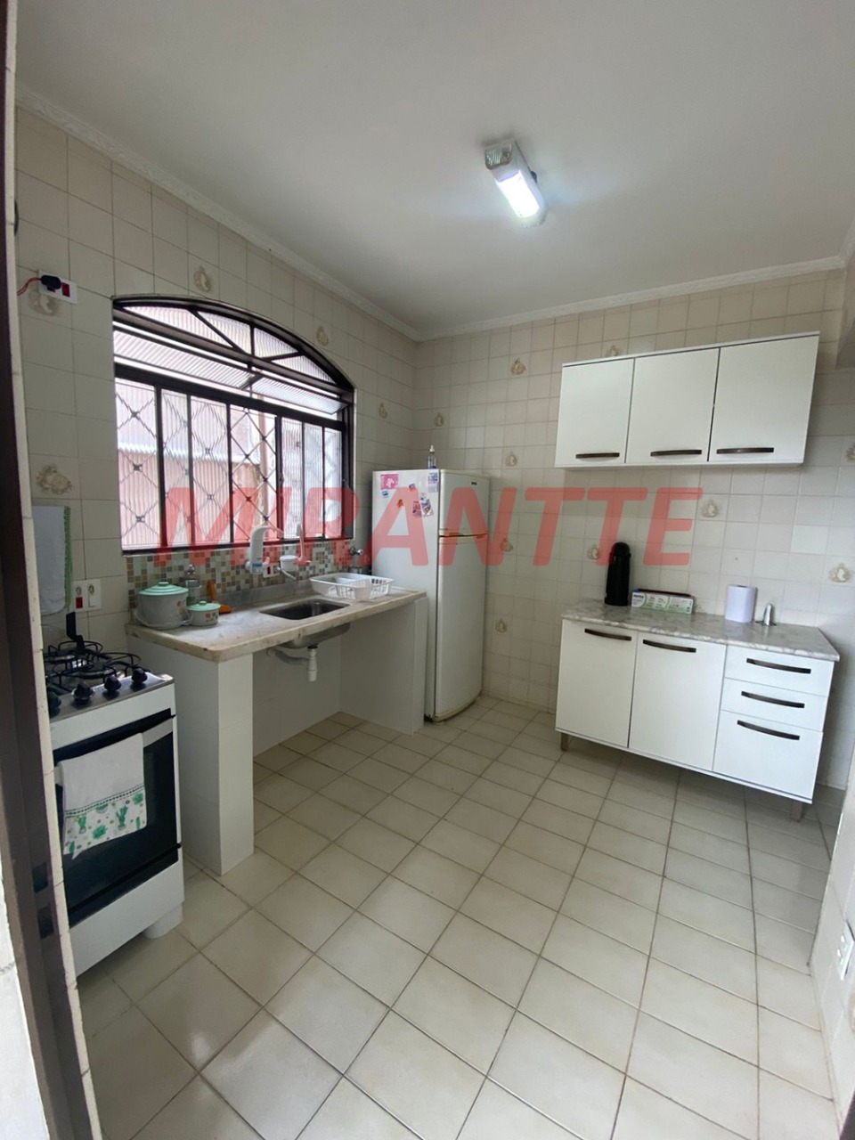 Sobrado de 217m² com 4 quartos em Santa Teresinha