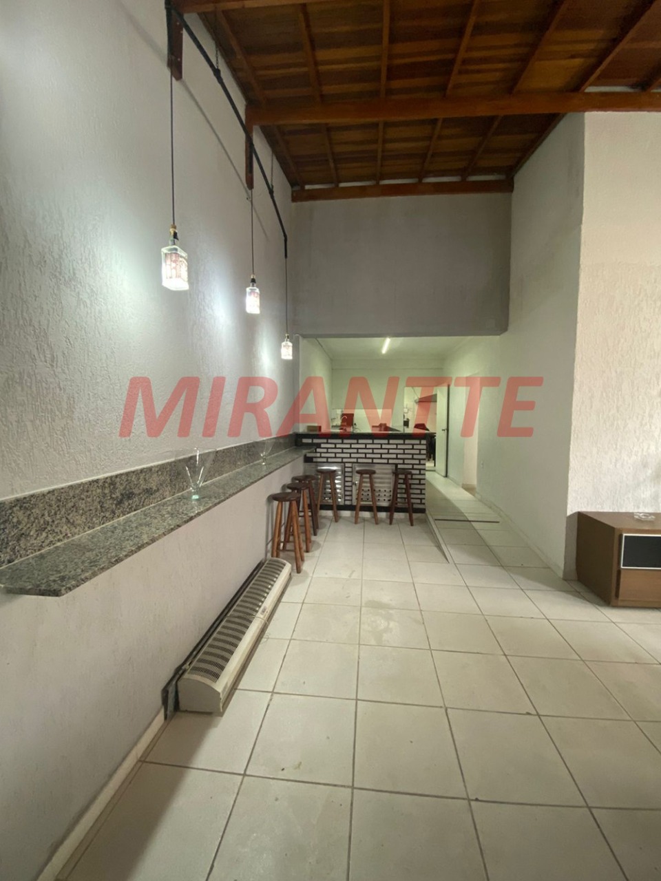 Sobrado de 217m² com 4 quartos em Santa Teresinha