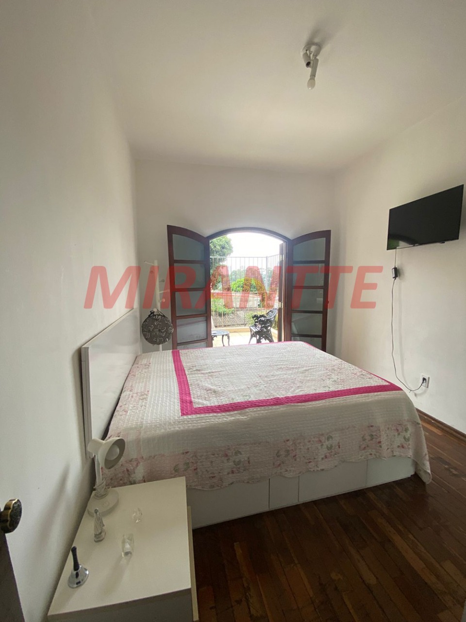 Sobrado de 217m² com 4 quartos em Santa Teresinha