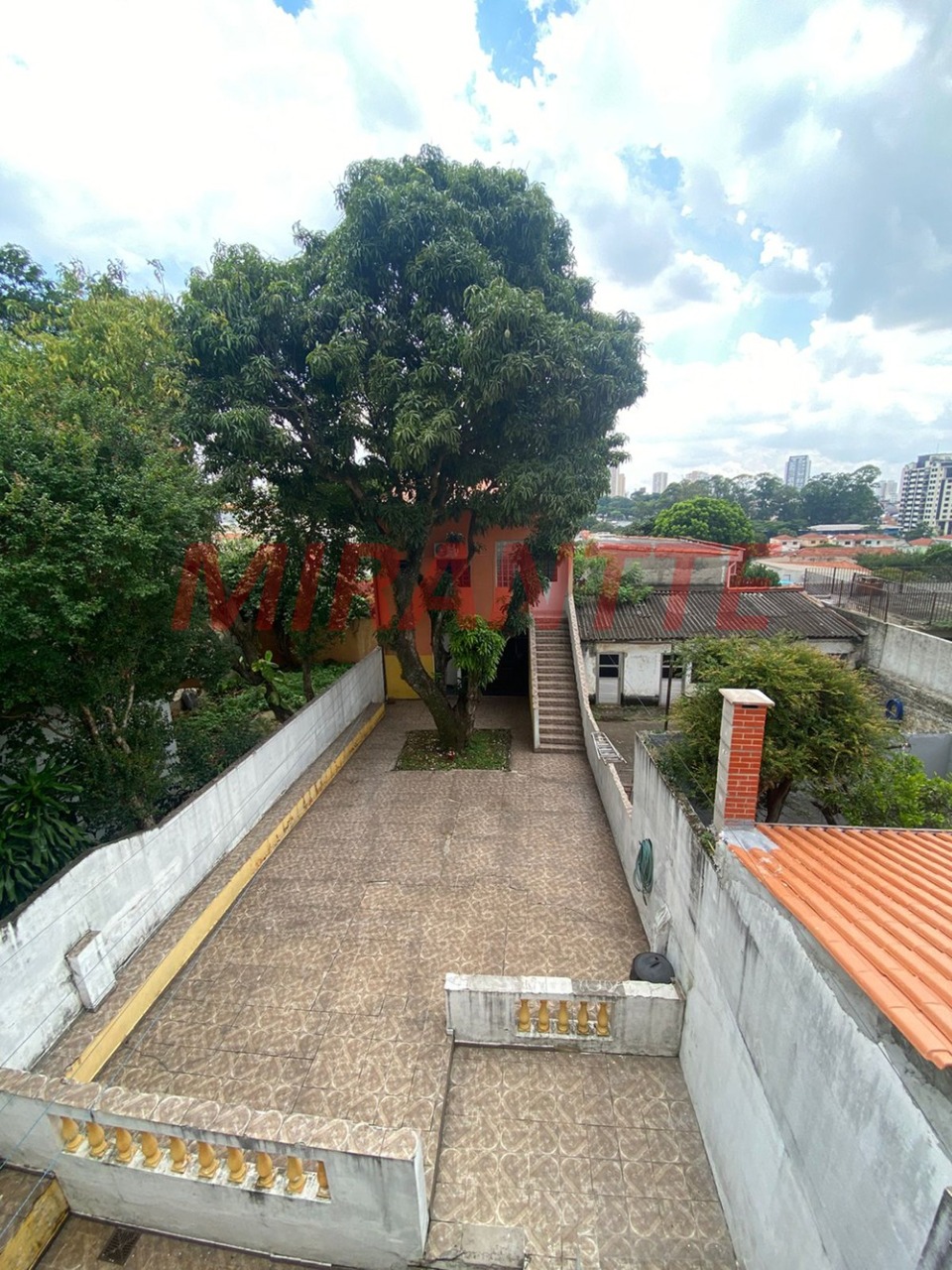 Sobrado de 217m² com 4 quartos em Santa Teresinha