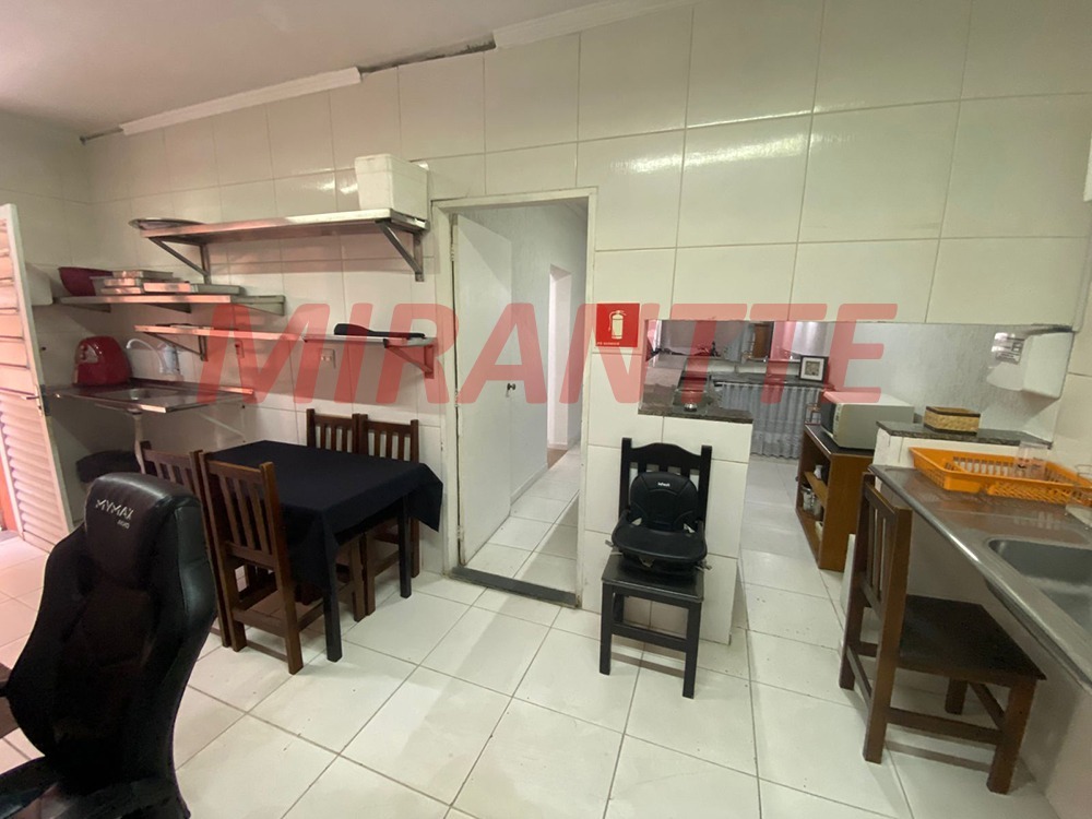Sobrado de 217m² com 4 quartos em Santa Teresinha