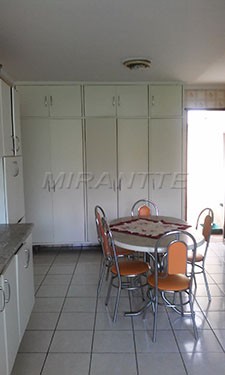 Sobrado de 140m² com 3 quartos em Santana