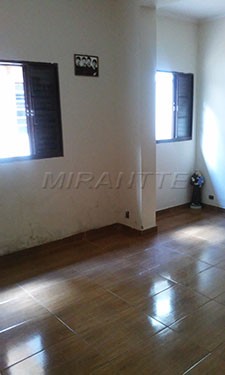 Sobrado de 140m² com 3 quartos em Santana