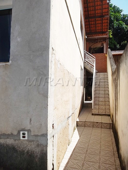 Sobrado de 262m² com 6 quartos em Horto Florestal