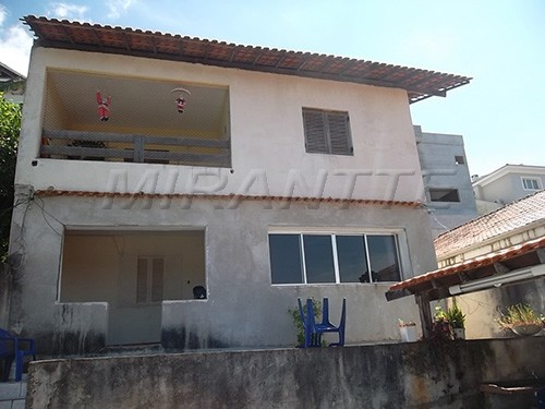 Sobrado de 262m² com 6 quartos em Horto Florestal
