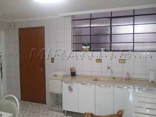 Casa terrea de 204m² com 2 quartos em Água Fria