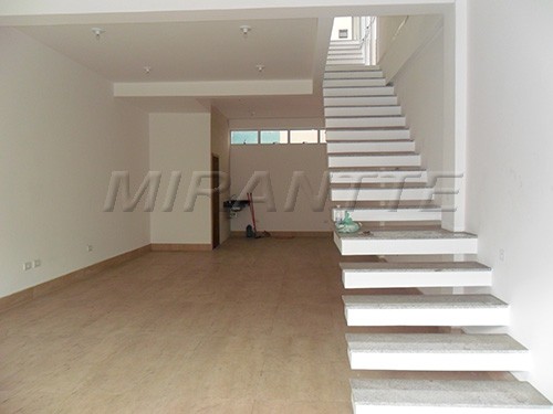 Comercial de 225m² em Santana