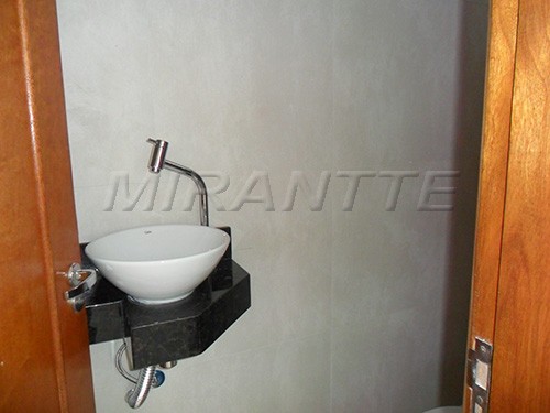 Comercial de 225m² em Santana
