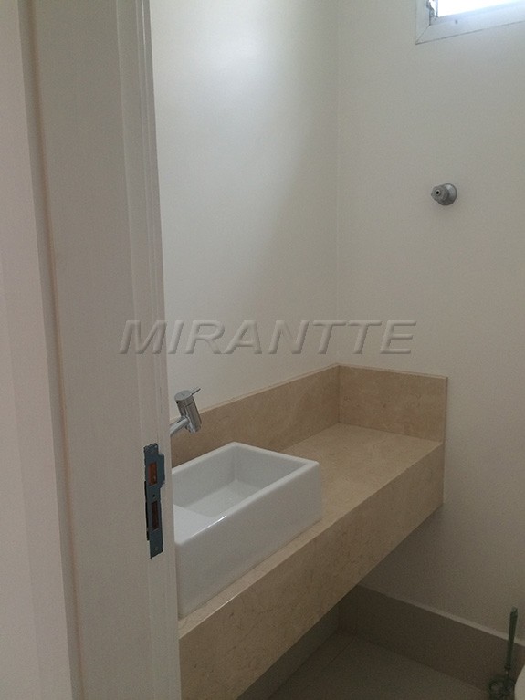 Sobrado de 300m² com 3 quartos em Santana
