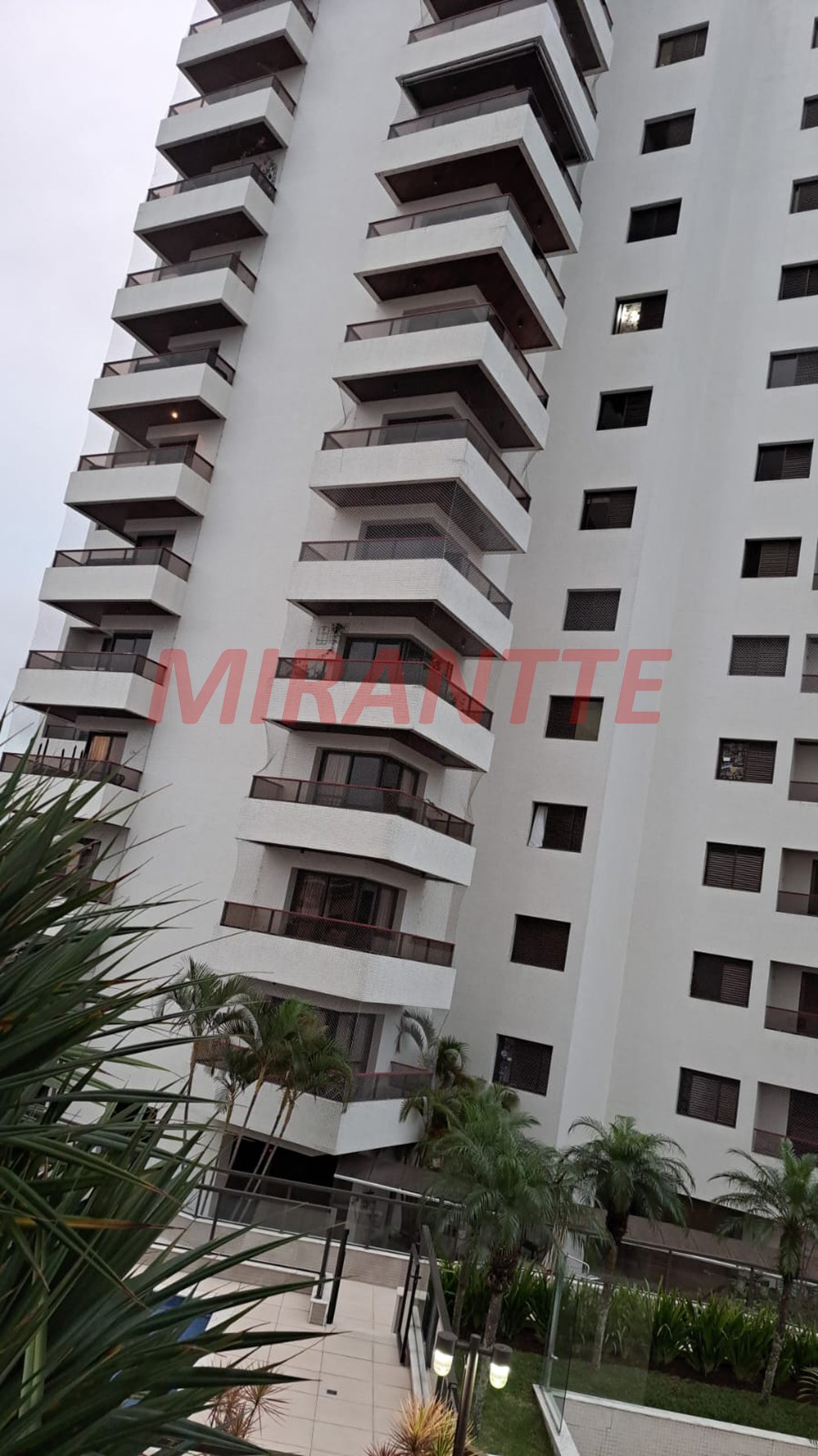 Apartamento de 168m² com 3 quartos em Água Fria