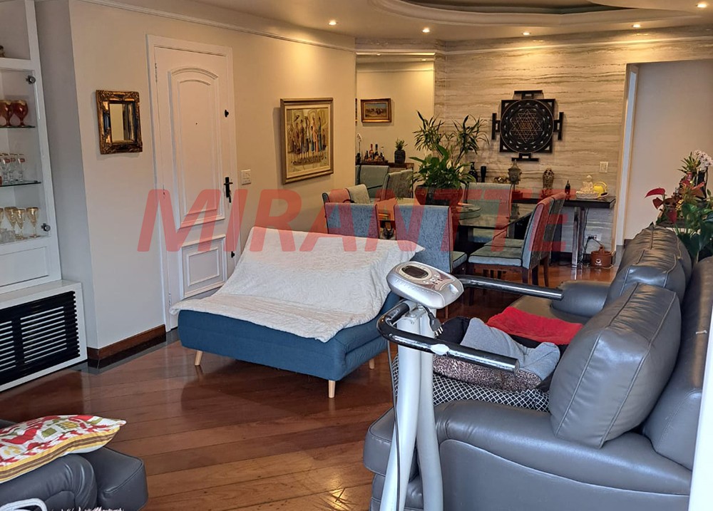 Apartamento de 168m² com 3 quartos em Água Fria