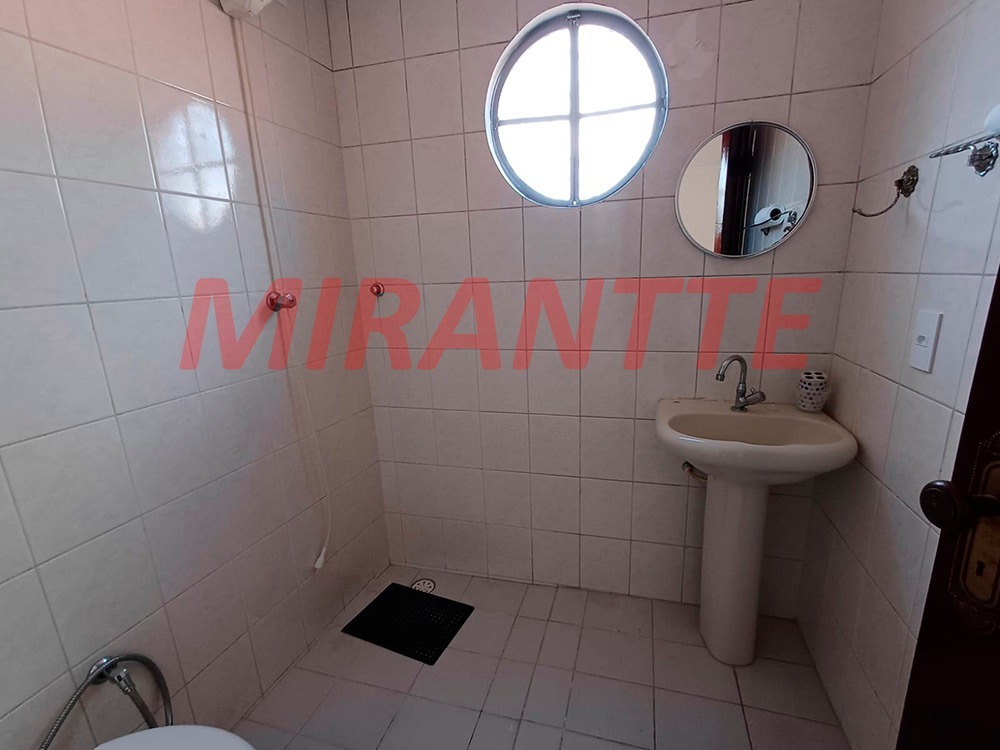 Casa terrea de 190m² com 4 quartos em Água Fria