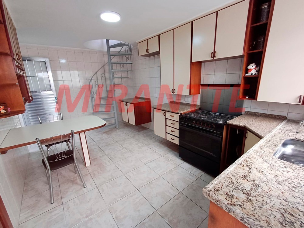 Casa terrea de 190m² com 4 quartos em Água Fria