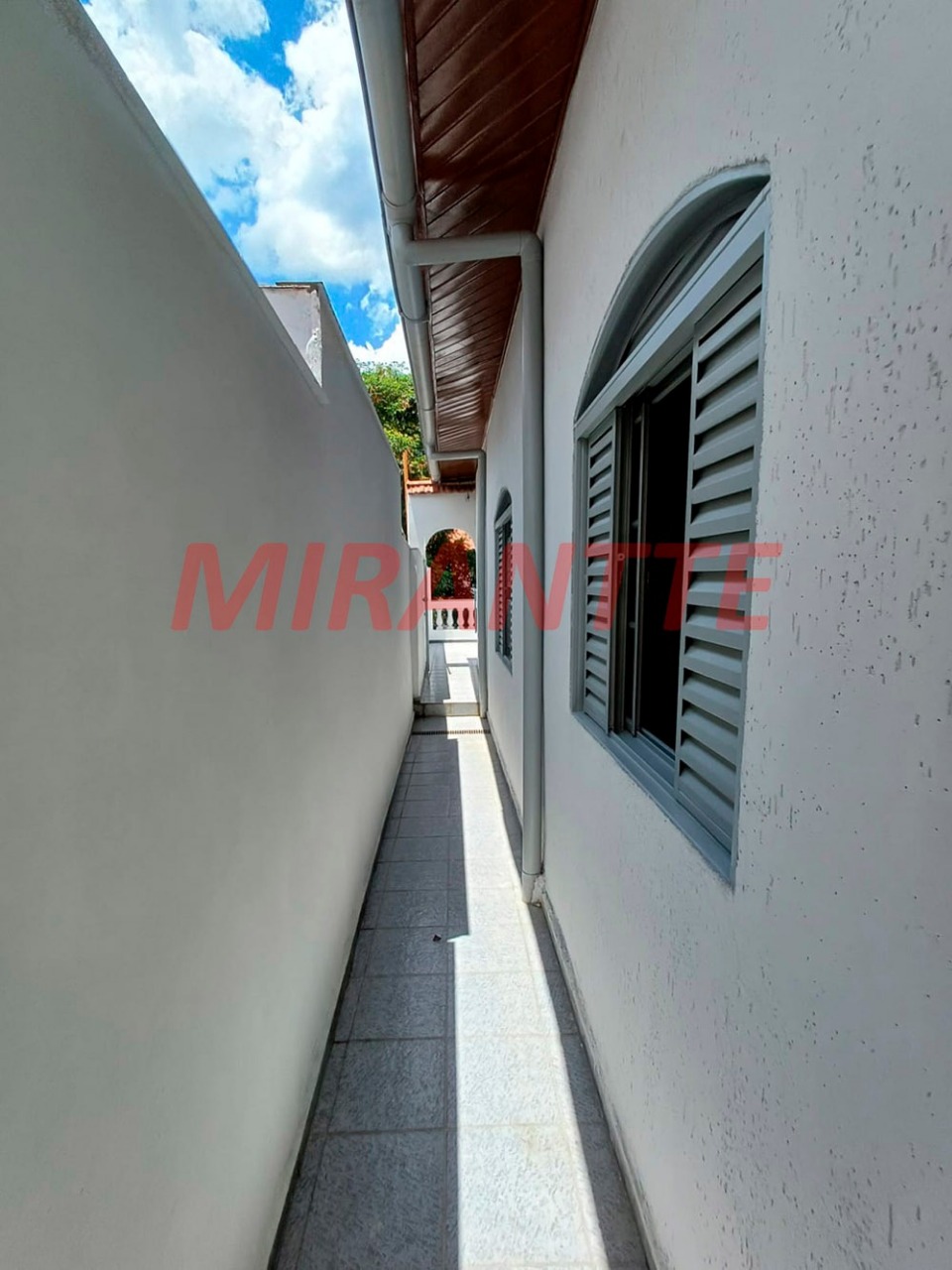 Casa terrea de 190m² com 4 quartos em Água Fria