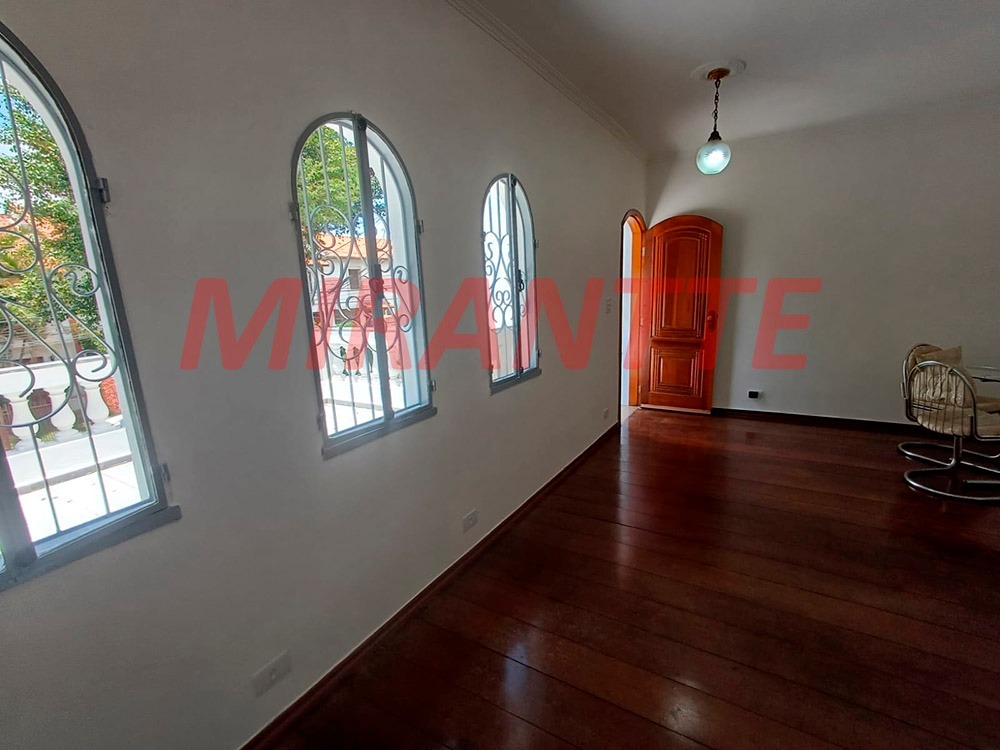 Casa terrea de 190m² com 4 quartos em Água Fria