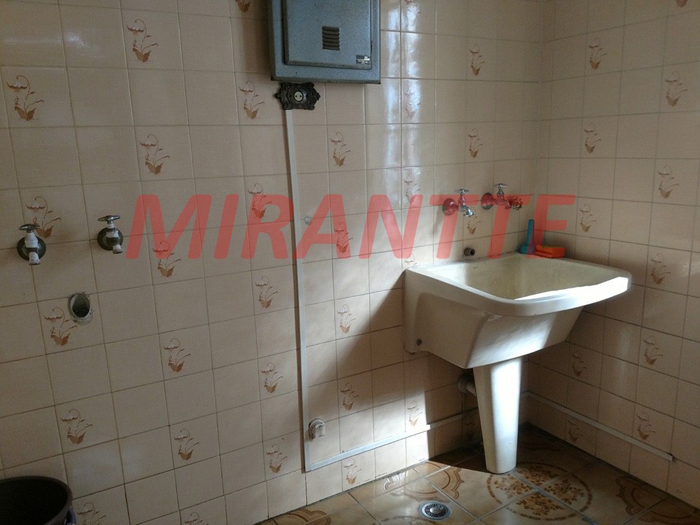 Sobrado de 350m² com 4 quartos em Santana