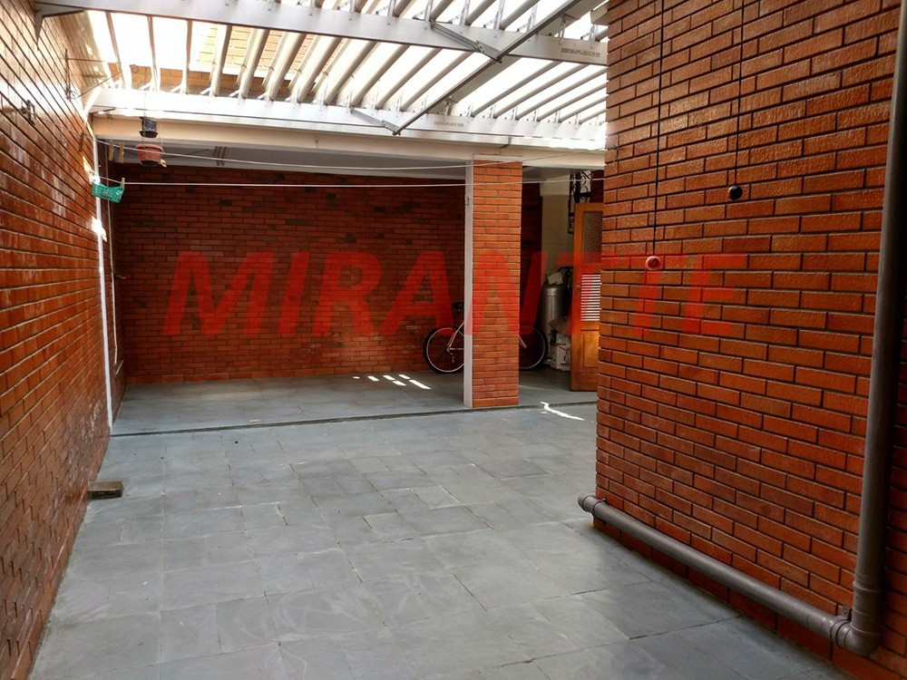 Sobrado de 350m² com 4 quartos em Santana