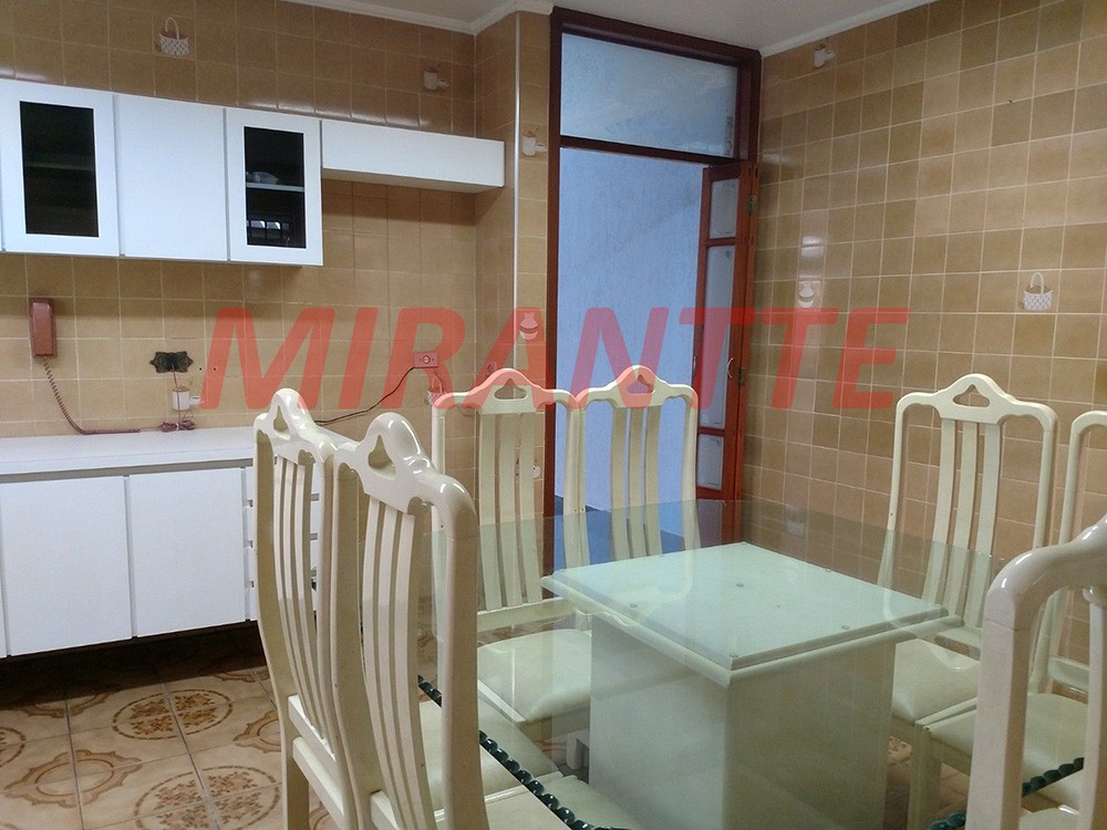 Sobrado de 350m² com 4 quartos em Santana