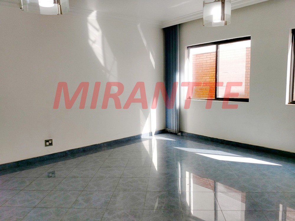 Sobrado de 350m² com 4 quartos em Santana