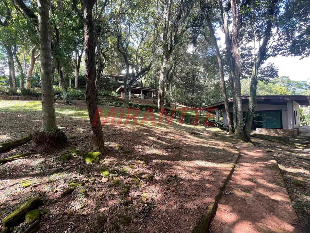 Casa terrea de 600m² com 3 quartos em Serra Da Cantareira