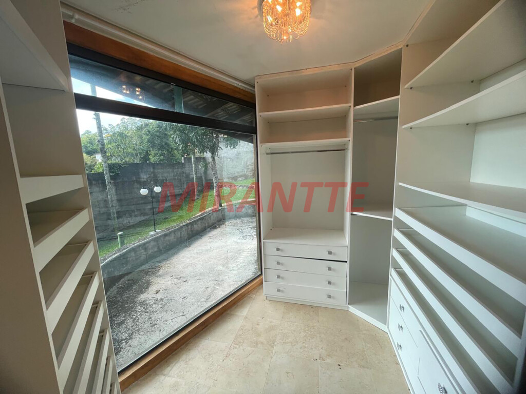 Casa terrea de 600m² com 3 quartos em Serra Da Cantareira