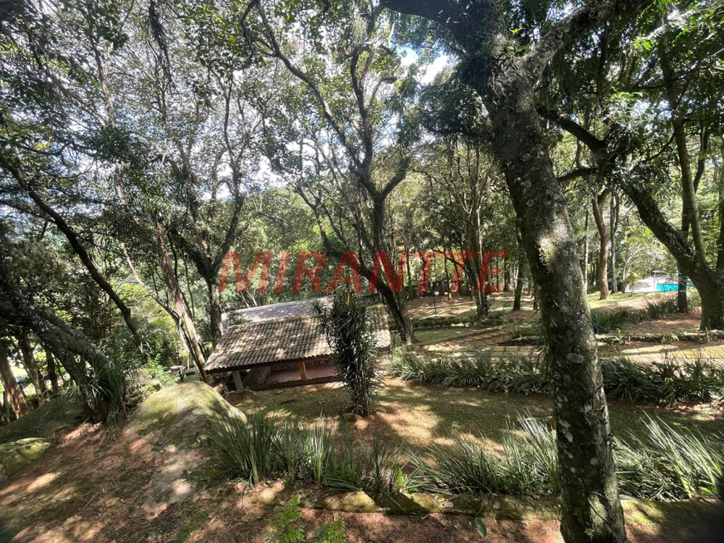 Casa terrea de 600m² com 3 quartos em Serra Da Cantareira