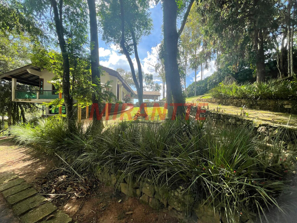 Casa terrea de 600m² com 3 quartos em Serra Da Cantareira