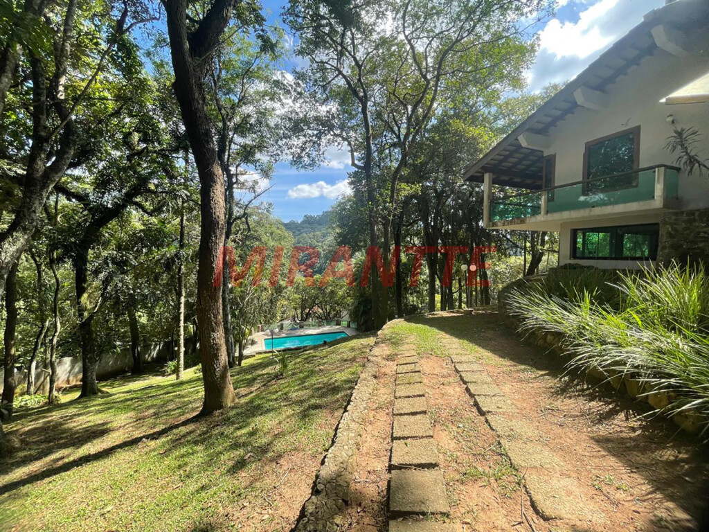 Casa terrea de 600m² com 3 quartos em Serra Da Cantareira
