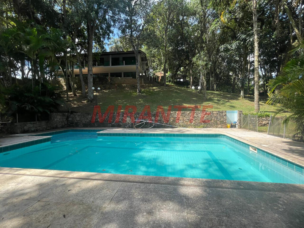 Casa terrea de 600m² com 3 quartos em Serra Da Cantareira