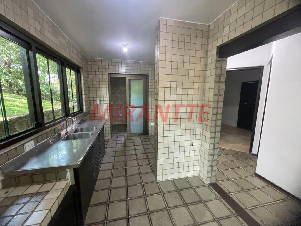 Casa terrea de 600m² com 3 quartos em Serra Da Cantareira