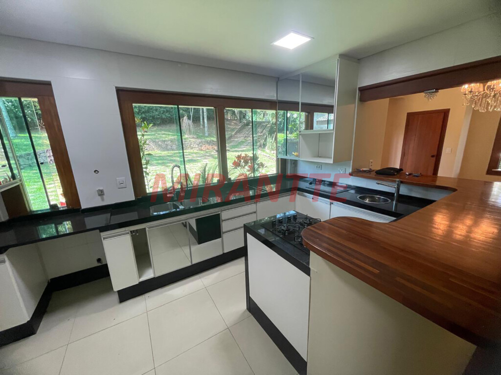Casa terrea de 600m² com 3 quartos em Serra Da Cantareira