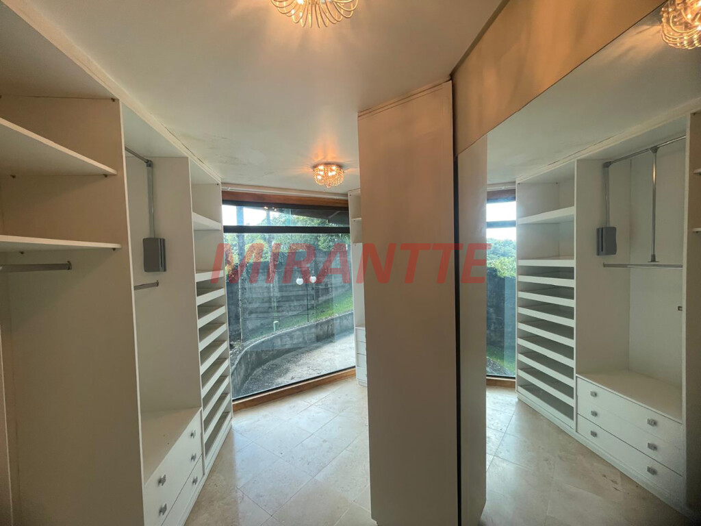 Casa terrea de 600m² com 3 quartos em Serra Da Cantareira