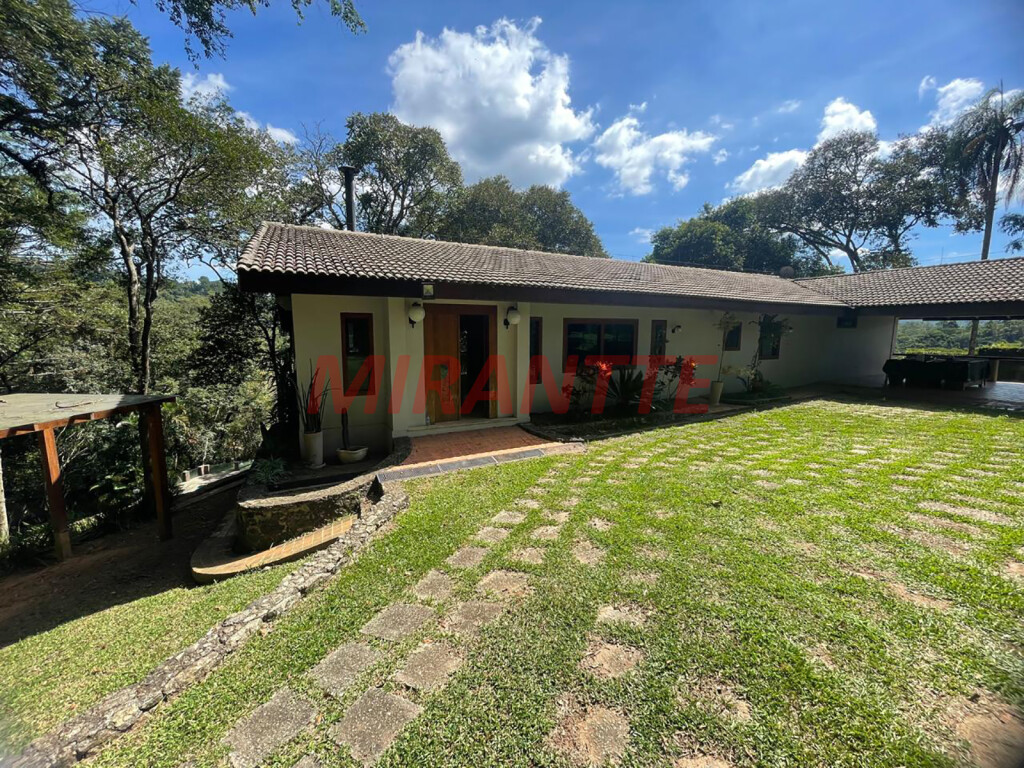 Casa terrea de 600m² com 3 quartos em Serra Da Cantareira