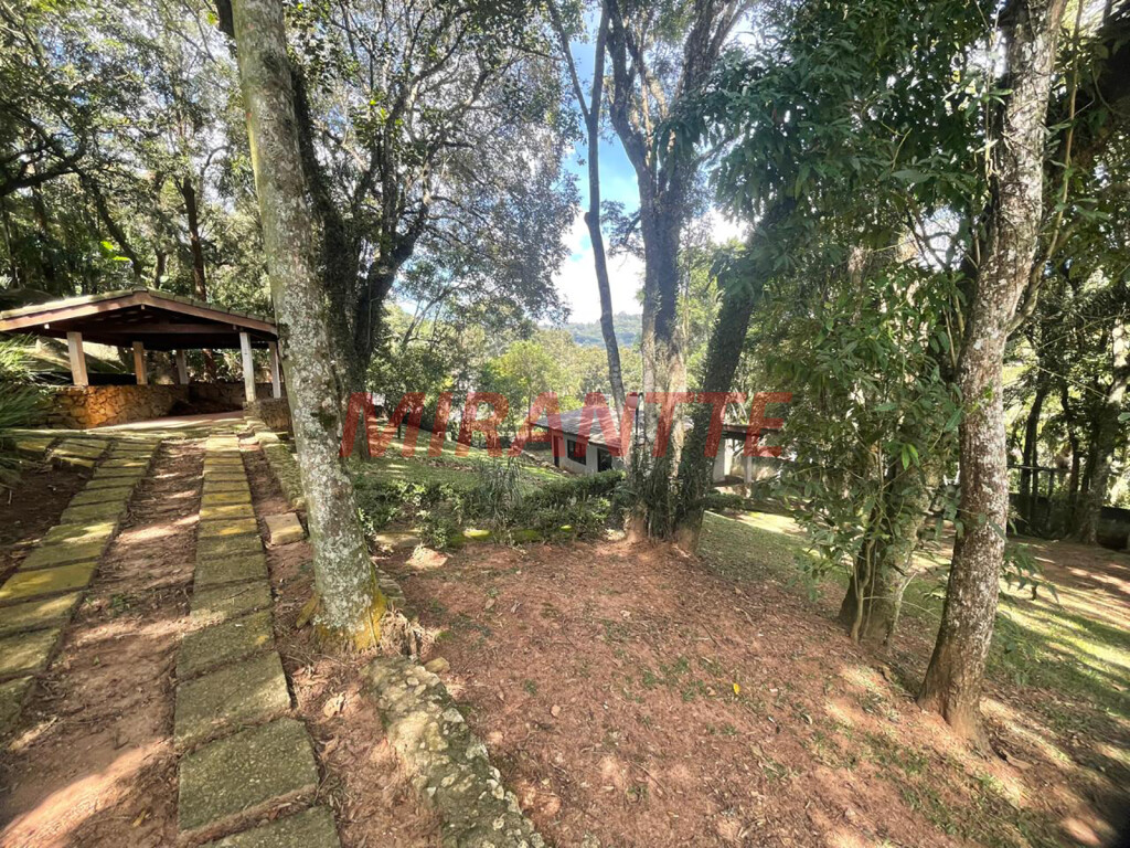 Casa terrea de 600m² com 3 quartos em Serra Da Cantareira