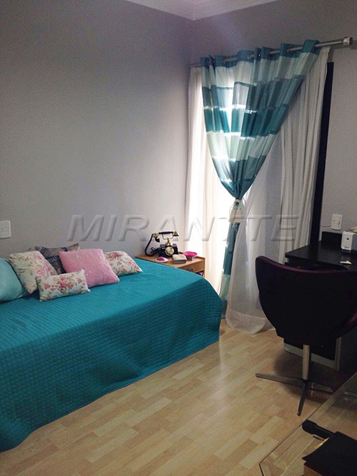 Apartamento de 220m² com 4 quartos em Santana