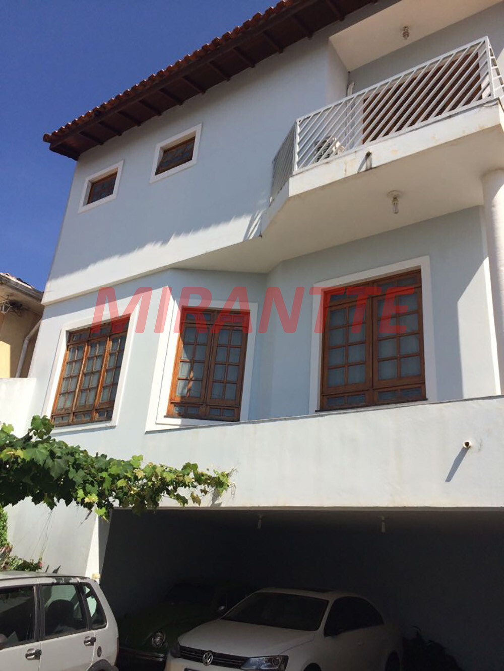 Sobrado de 270m² com 4 quartos em Vila Nivi