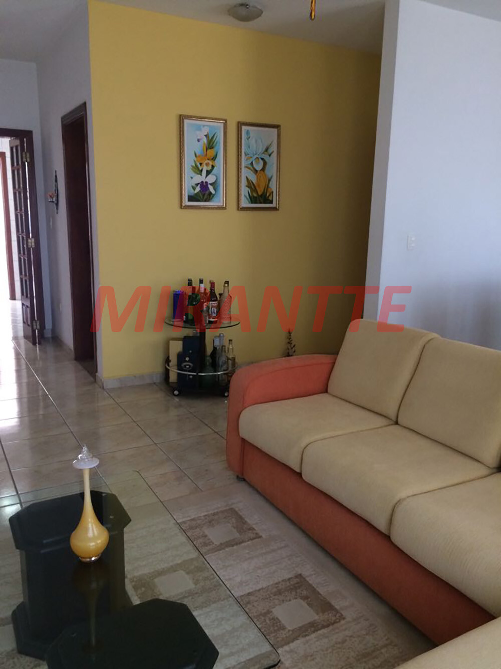 Sobrado de 270m² com 4 quartos em Vila Nivi