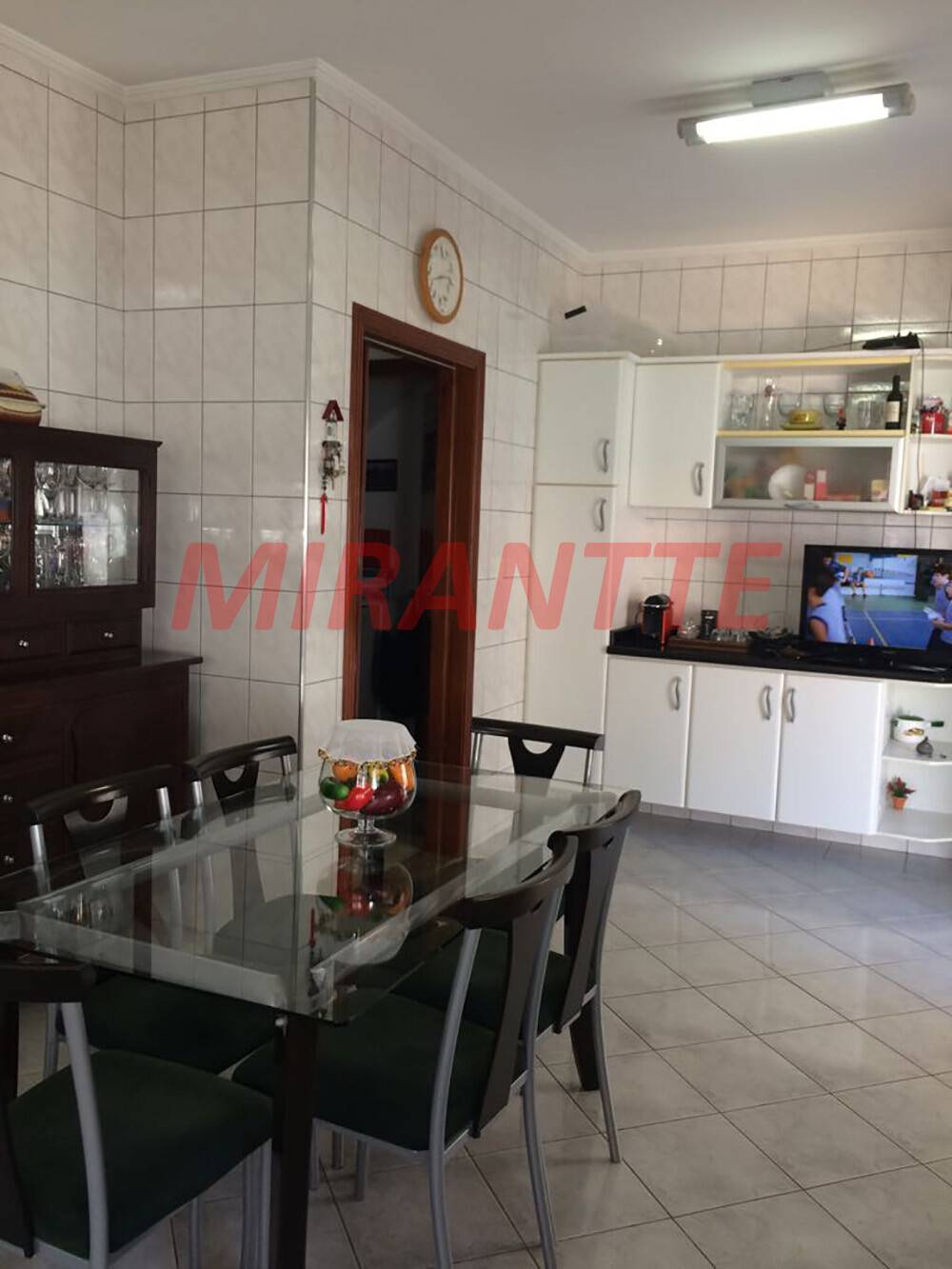 Sobrado de 270m² com 4 quartos em Vila Nivi
