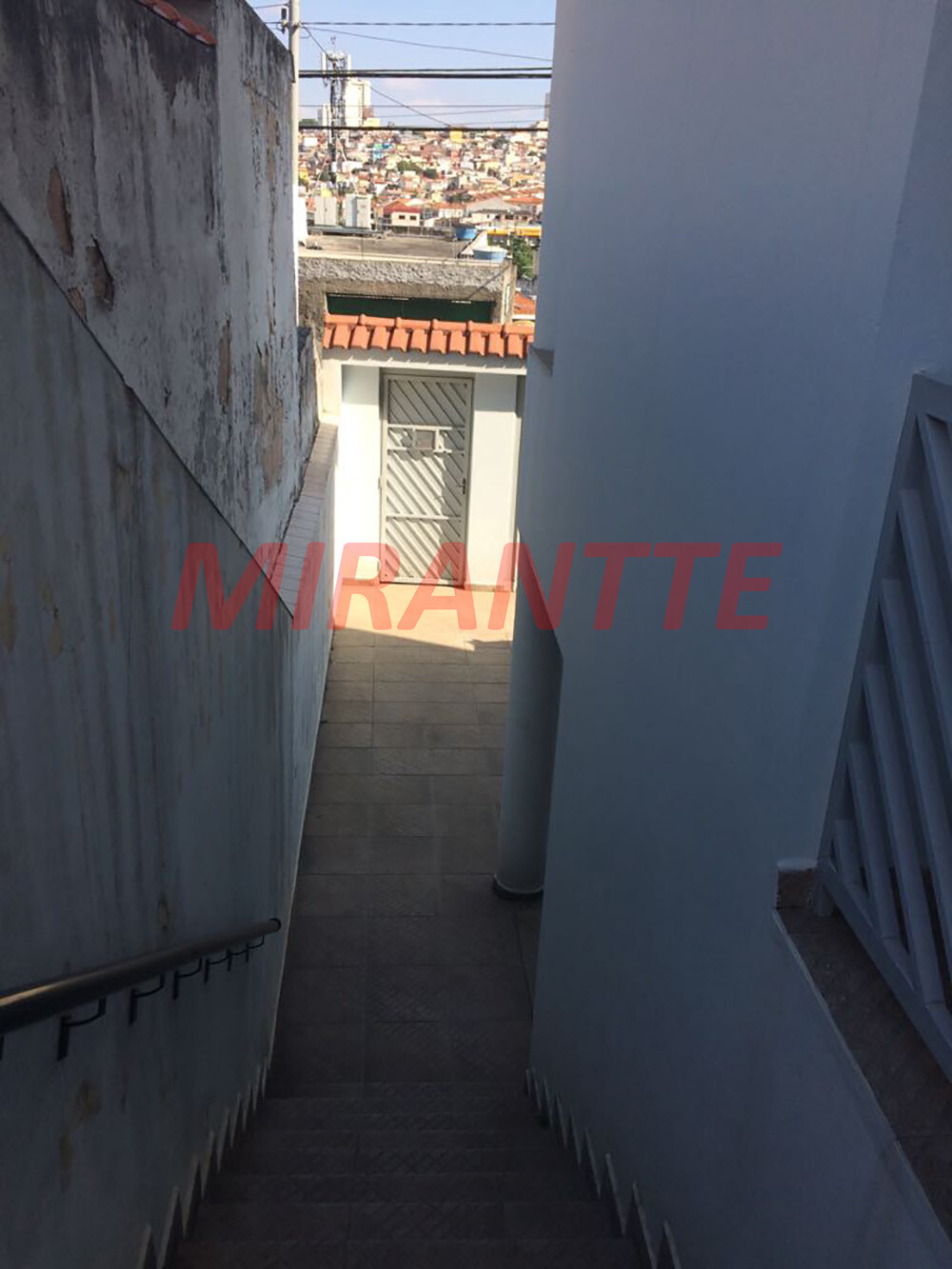 Sobrado de 270m² com 4 quartos em Vila Nivi